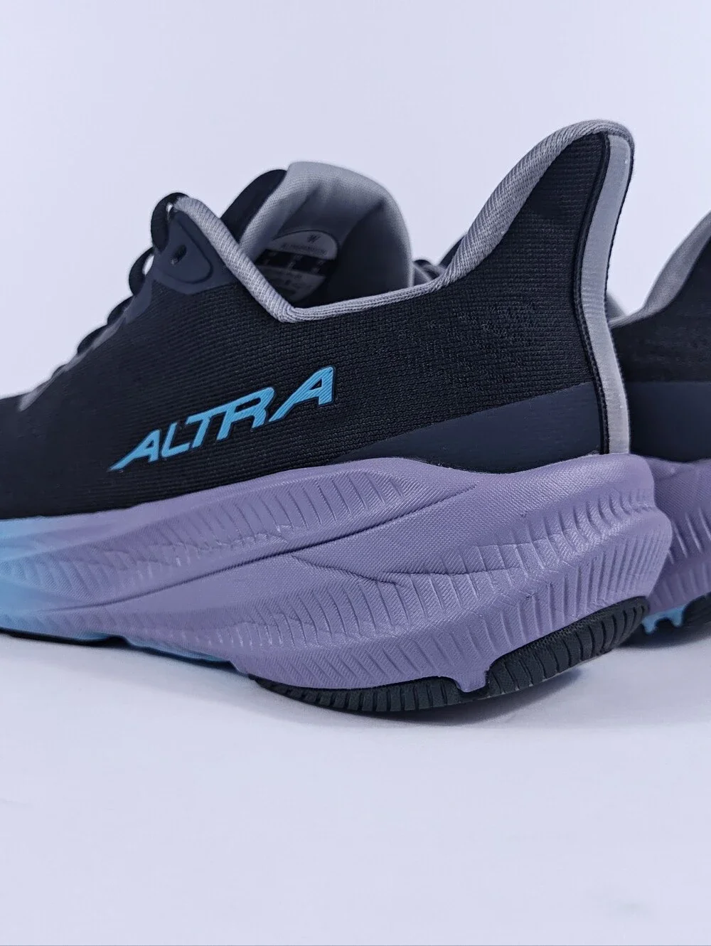 Altra Experience Flow 2 Womens 8 Low Drop Cushioned Road Running Shoes Black